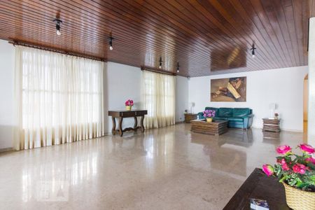 Apartamento para alugar com 119m², 3 quartos e 2 vagas Apartamento para alugar com 119m², 3 quartos e 2 vagasHall de entrada