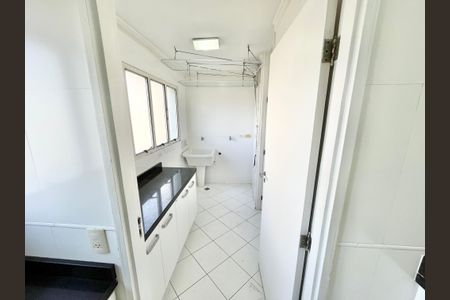 Apartamento para alugar com 119m², 3 quartos e 2 vagas Apartamento para alugar com 119m², 3 quartos e 2 vagasCozinha e Área de Serviço