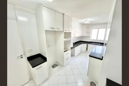 Apartamento para alugar com 119m², 3 quartos e 2 vagas Apartamento para alugar com 119m², 3 quartos e 2 vagasCozinha