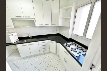 Apartamento para alugar com 119m², 3 quartos e 2 vagas Apartamento para alugar com 119m², 3 quartos e 2 vagasCozinha