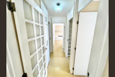 Apartamento para alugar com 119m², 3 quartos e 2 vagas Apartamento para alugar com 119m², 3 quartos e 2 vagasCorredor