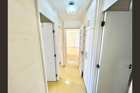 Apartamento para alugar com 119m², 3 quartos e 2 vagas Apartamento para alugar com 119m², 3 quartos e 2 vagasCorredor