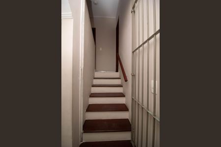 Casa para alugar com 200m², 3 quartos e 3 vagasEscada