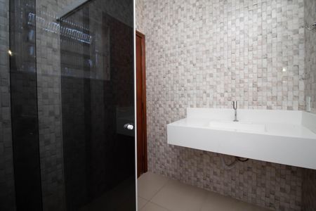 Casa para alugar com 200m², 3 quartos e 3 vagasBanheiro 2