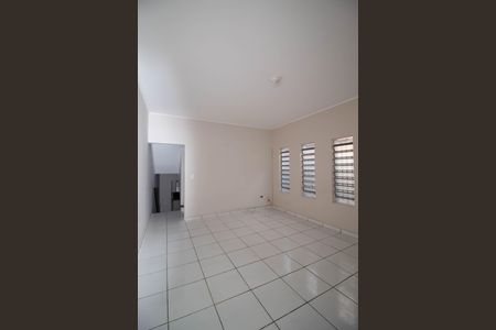 Casa para alugar com 200m², 3 quartos e 3 vagasSala