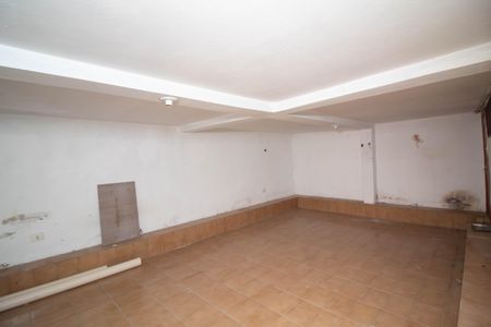 Casa para alugar com 200m², 3 quartos e 3 vagasÁrea comum - Porão