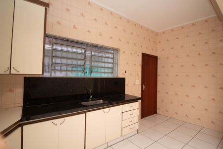 Casa para alugar com 200m², 3 quartos e 3 vagasCozinha - Armários