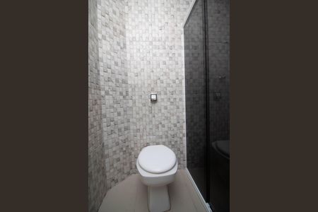 Banheiro 2 de casa para alugar com 3 quartos, 200m² em Vila Maricy, Guarulhos