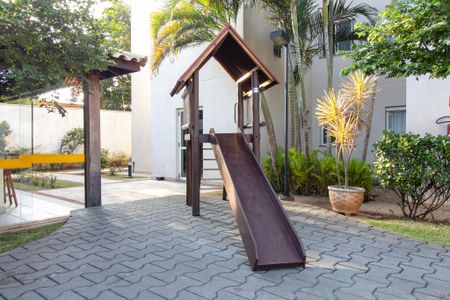 Apartamento à venda com 80m², 3 quartos e 2 vagas Apartamento à venda com 80m², 3 quartos e 2 vagasÁrea comum - Playground
