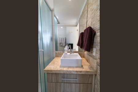Apartamento à venda com 80m², 3 quartos e 2 vagas Apartamento à venda com 80m², 3 quartos e 2 vagasBanheiro da Suíte