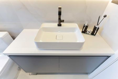 Apartamento à venda com 55m², 2 quartos e 1 vaga Apartamento à venda com 55m², 2 quartos e 1 vagaBanheiro da suíte