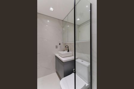 Apartamento à venda com 55m², 2 quartos e 1 vaga Apartamento à venda com 55m², 2 quartos e 1 vagaBanheiro social