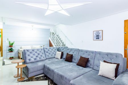 Casa à venda com 194m², 4 quartos e 3 vagas Casa à venda com 194m², 4 quartos e 3 vagasSala
