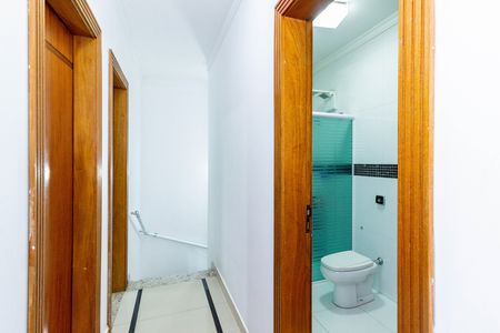 Casa à venda com 194m², 4 quartos e 3 vagas Casa à venda com 194m², 4 quartos e 3 vagasCorredor
