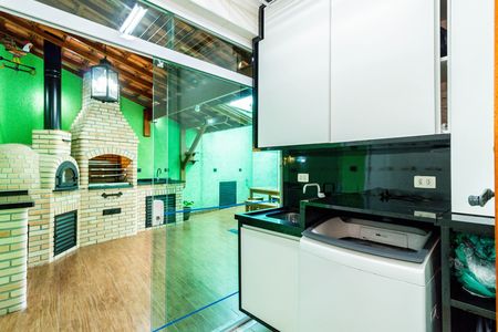 Casa à venda com 194m², 4 quartos e 3 vagas Casa à venda com 194m², 4 quartos e 3 vagasLavanderia