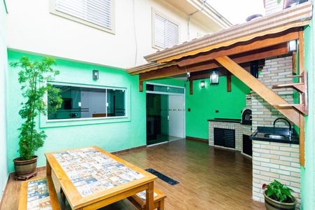 Casa à venda com 194m², 4 quartos e 3 vagas Casa à venda com 194m², 4 quartos e 3 vagasQuintal dos Fundos / Churrasqueira