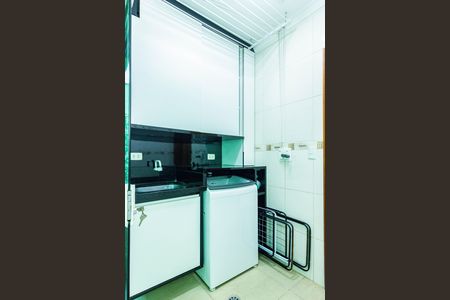 Casa à venda com 194m², 4 quartos e 3 vagas Casa à venda com 194m², 4 quartos e 3 vagasLavanderia