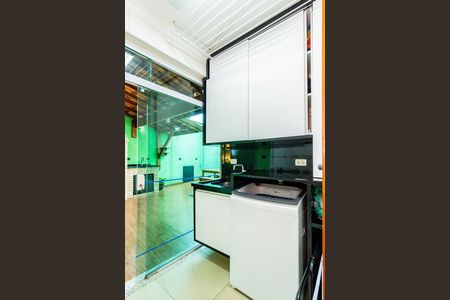Casa à venda com 194m², 4 quartos e 3 vagas Casa à venda com 194m², 4 quartos e 3 vagasLavanderia
