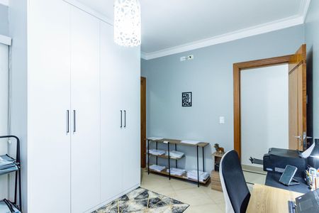Casa à venda com 194m², 4 quartos e 3 vagas Casa à venda com 194m², 4 quartos e 3 vagasQuarto 2