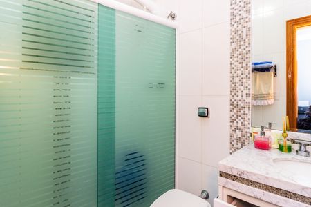 Casa à venda com 194m², 4 quartos e 3 vagas Casa à venda com 194m², 4 quartos e 3 vagasBanheiro Quarto 2