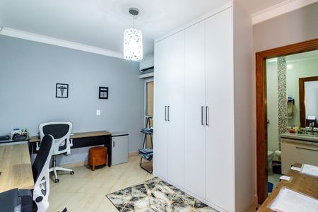 Casa à venda com 194m², 4 quartos e 3 vagas Casa à venda com 194m², 4 quartos e 3 vagasQuarto 2