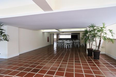 Apartamento para alugar com 80m², 2 quartos e 2 vagasÁrea comum - Salão de festas