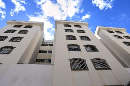 Apartamento para alugar com 80m², 2 quartos e 2 vagasFachada