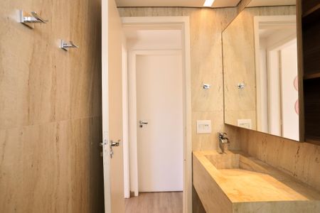 Apartamento para alugar com 80m², 2 quartos e 2 vagasBanheiro