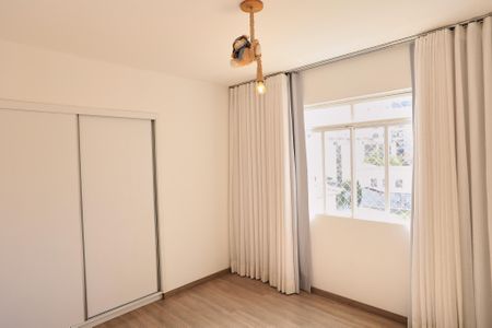 Quarto 1 de apartamento para alugar com 2 quartos, 80m² em Anchieta, Belo Horizonte