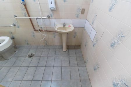 Casa para alugar com 350m², 4 quartos e 1 vagaBANHEIRO 1