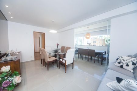 Apartamento para alugar com 120m², 4 quartos e 3 vagassala