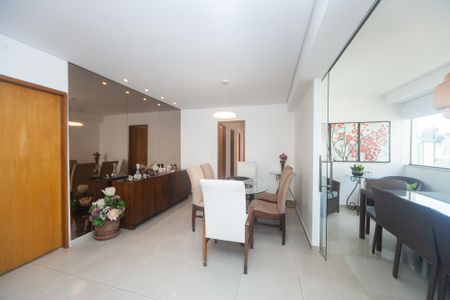 Apartamento para alugar com 120m², 4 quartos e 3 vagassala