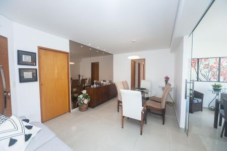Apartamento para alugar com 120m², 4 quartos e 3 vagassala