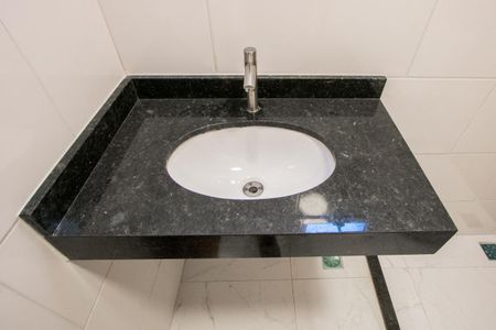 Apartamento à venda com 100m², 2 quartos e 1 vaga Apartamento à venda com 100m², 2 quartos e 1 vagaBanheiro social 1