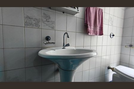 Casa à venda com 258m², 3 quartos e 4 vagasBanheiro da Suíte 2