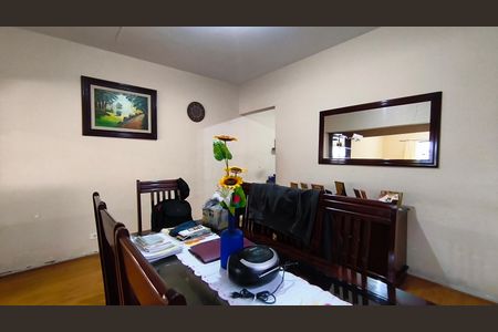 Casa à venda com 258m², 3 quartos e 4 vagasSala