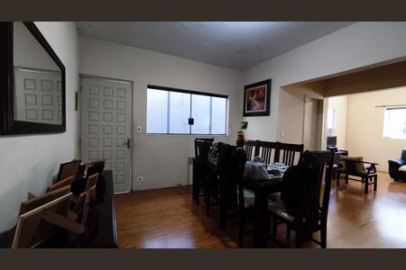 Casa à venda com 258m², 3 quartos e 4 vagasSala