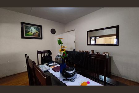 Casa à venda com 258m², 3 quartos e 4 vagasSala
