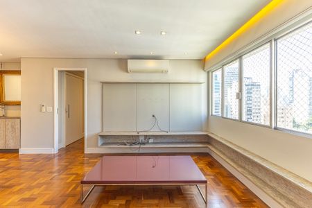 Sala de apartamento para alugar com 3 quartos, 100m² em Indianópolis, São Paulo
