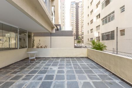 Apartamento para alugar com 100m², 3 quartos e 1 vaga Apartamento para alugar com 100m², 3 quartos e 1 vagaÁrea comum - Pátio