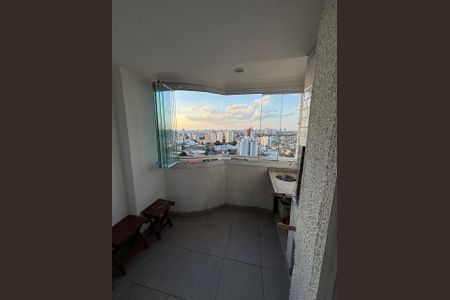 Apartamento à venda com 65m², 2 quartos e 1 vaga Apartamento à venda com 65m², 2 quartos e 1 vagaVaranda