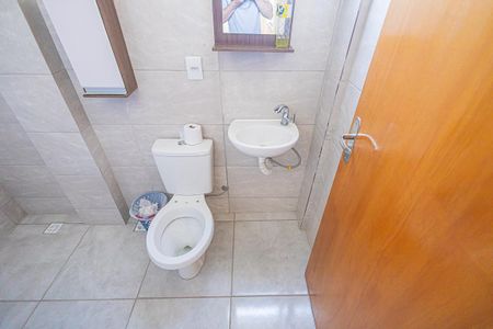 Casa para alugar com 70m², 3 quartos e 9 vagasBanheiro 1