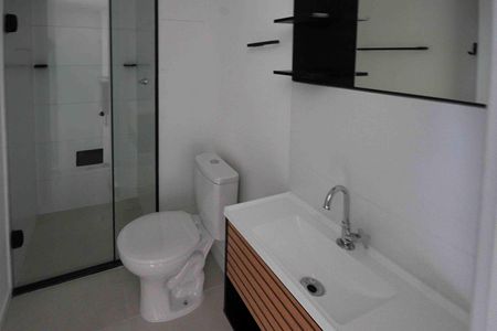 Apartamento à venda com 38m², 2 quartos e sem vaga Apartamento à venda com 38m², 2 quartos e sem vagaBanheiro social