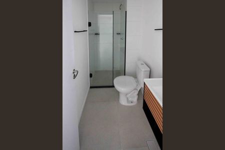 Apartamento à venda com 38m², 2 quartos e sem vaga Apartamento à venda com 38m², 2 quartos e sem vagaBanheiro social