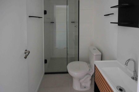 Apartamento à venda com 38m², 2 quartos e sem vaga Apartamento à venda com 38m², 2 quartos e sem vagaBanheiro social