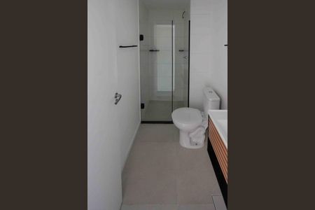 Apartamento à venda com 38m², 2 quartos e sem vaga Apartamento à venda com 38m², 2 quartos e sem vagaBanheiro social