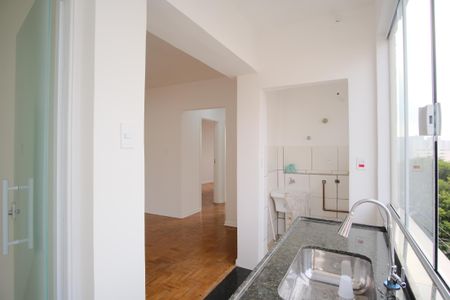 Apartamento à venda com 101m², 2 quartos e sem vagaVaranda