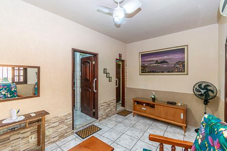 Casa à venda com 250m², 4 quartos e sem vaga Casa à venda com 250m², 4 quartos e sem vagaCasa 1º andar - Sala