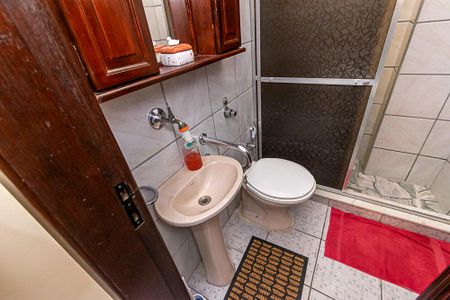 Casa à venda com 250m², 4 quartos e sem vaga Casa à venda com 250m², 4 quartos e sem vagaCasa 1º andar - Banheiro Social