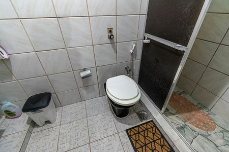 Casa à venda com 250m², 4 quartos e sem vaga Casa à venda com 250m², 4 quartos e sem vagaCasa 1º andar - Banheiro da Suíte 1